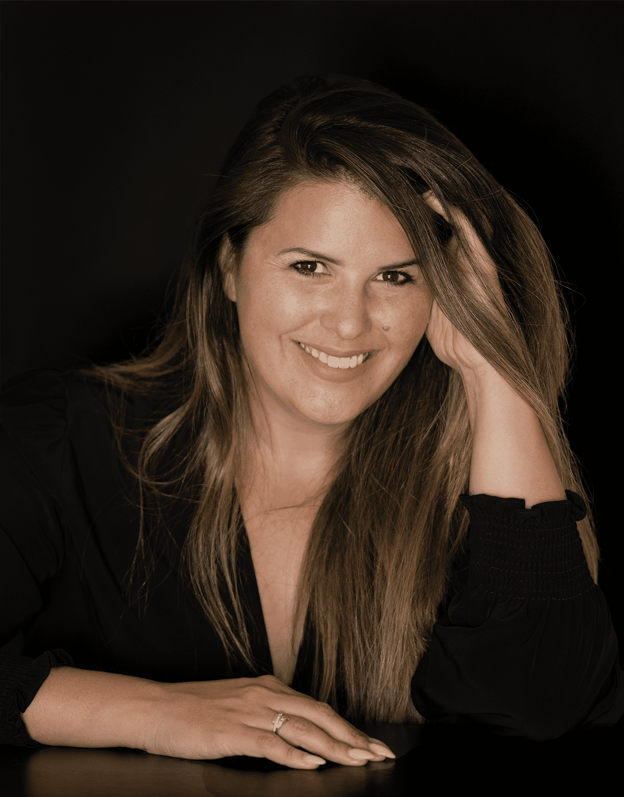 Ifi - woman portrait profile black background woman portrait photography studio